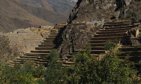 Ollantaytambo-Archaeological-Terraces-Atelier-South-America